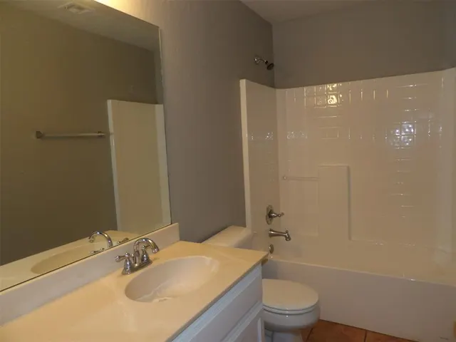 Photo 7 — 4405 Apple Blossom Circle, Moore, OK 73160