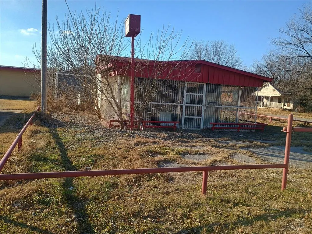 Photo 2 — 602 S 9th Street, Ringling, OK 73456