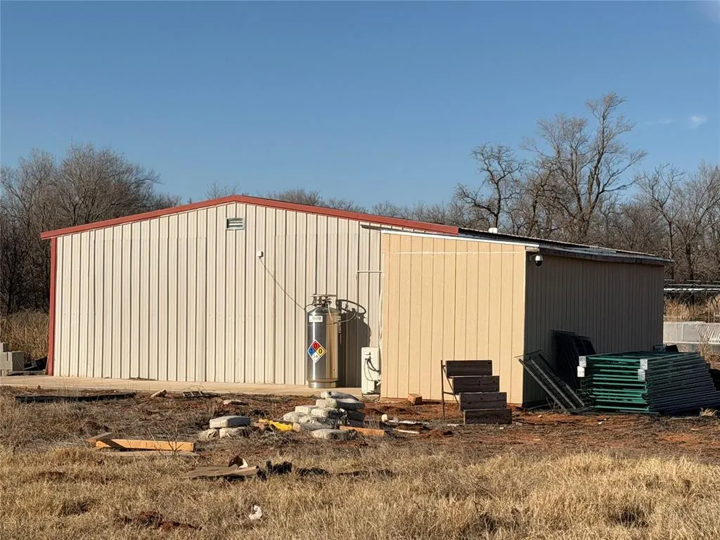 Front exterior — 11753 N 2070 Road, Canute, OK 73626