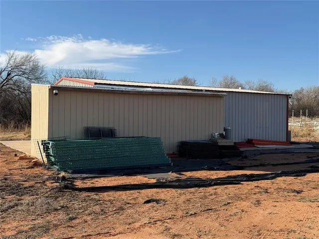 Photo 2 — 11753 N 2070 Road, Canute, OK 73626