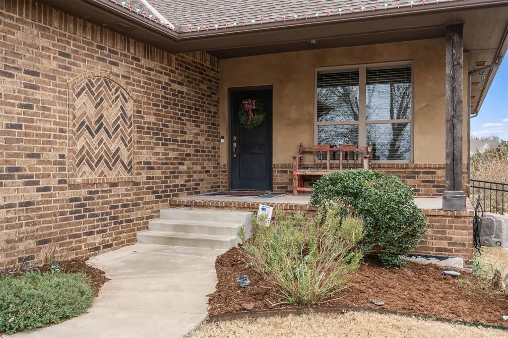 Front exterior — 729 Prairie Dunes Way, Edmond, OK 73003