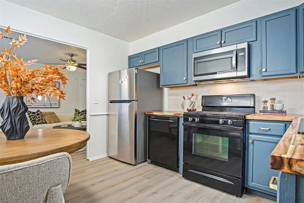 Photo 8 — 1112 NW 104th Street, Oklahoma City, OK 73114