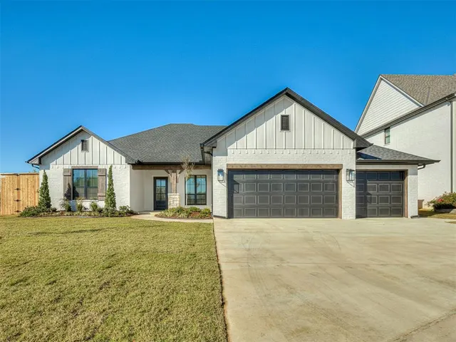 Front exterior — 3608 Vintage Creek Drive, Norman, OK 73069