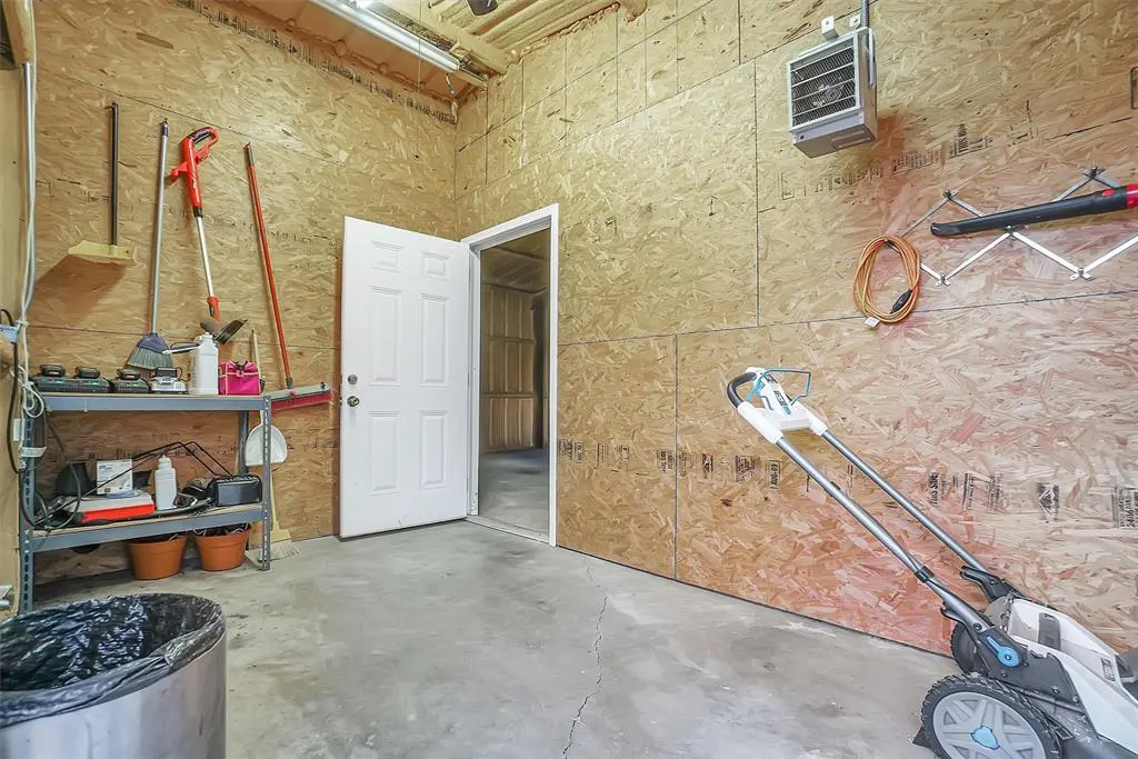 Photo 16 — 1304 N Market Street, Cordell, OK 73632