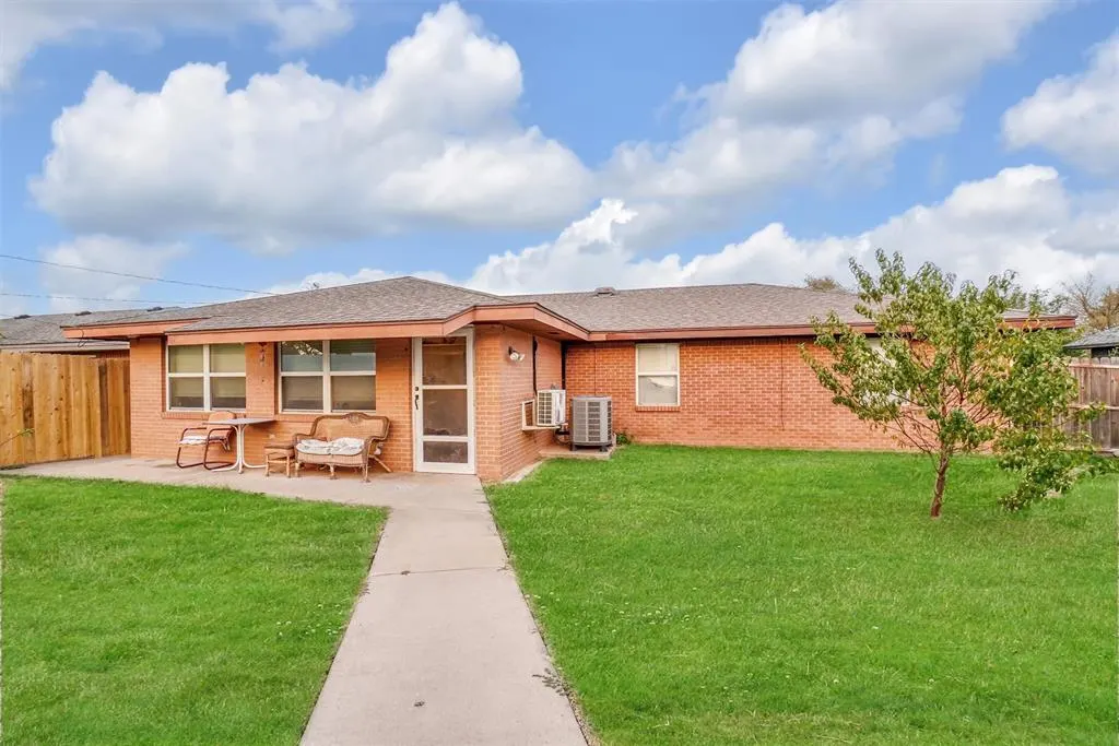 Photo 17 — 1304 N Market Street, Cordell, OK 73632