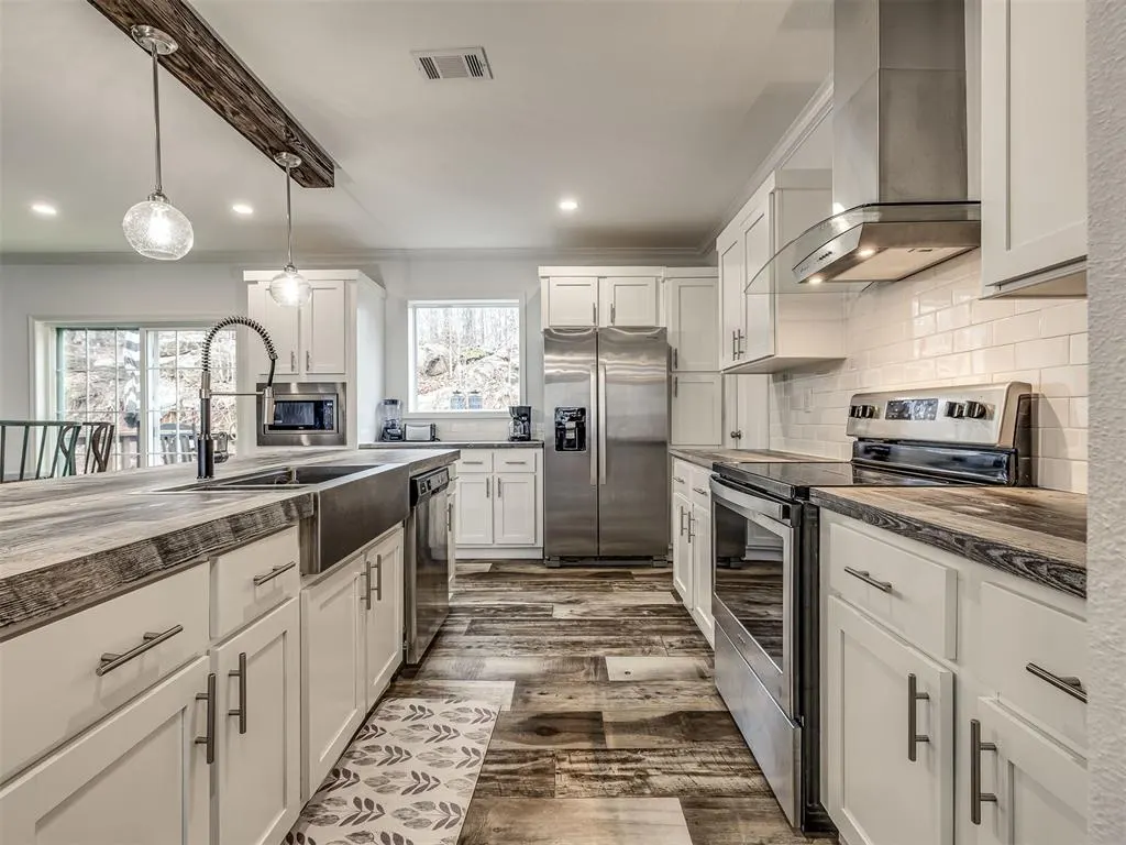 Photo 2 — 32229 S Red Fox Road, Park Hill, OK 74451