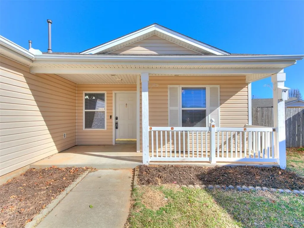 Photo 2 — 15400 Camellia Road, Oklahoma City, OK 73170