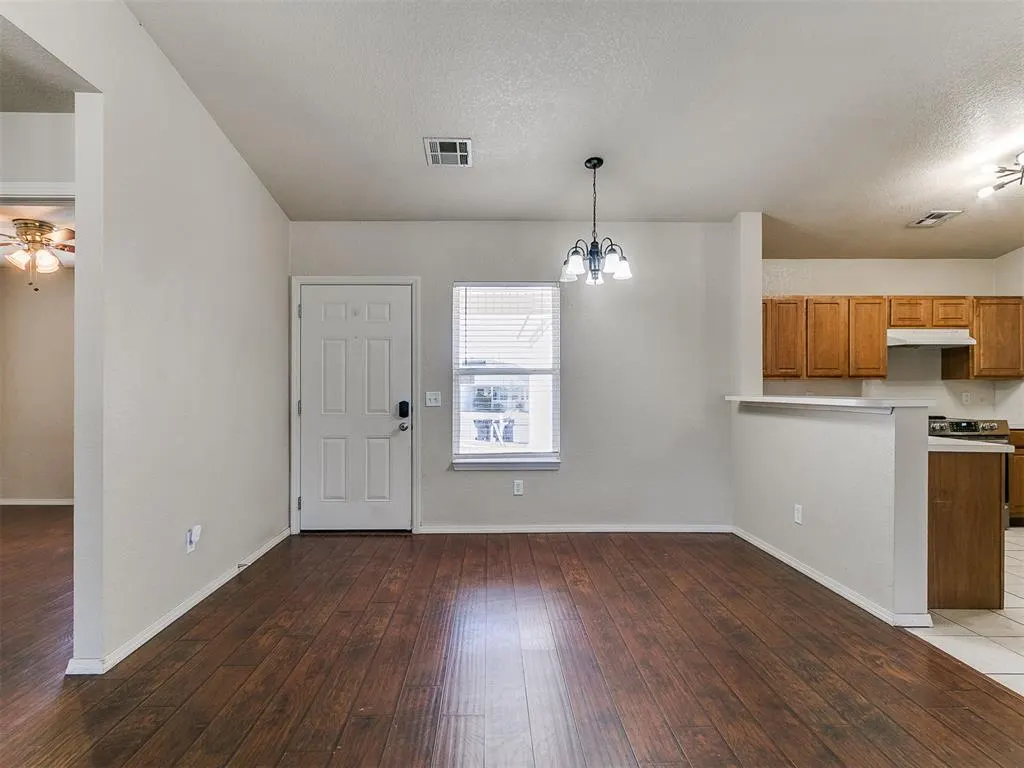 Photo 7 — 15400 Camellia Road, Oklahoma City, OK 73170