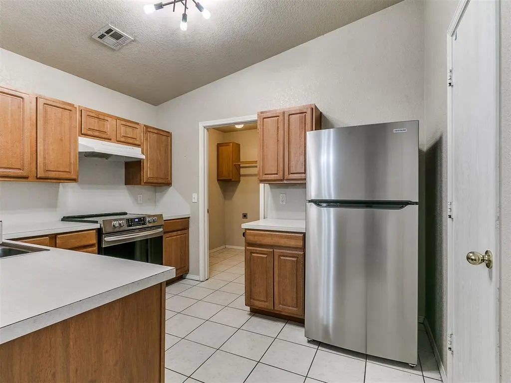 Photo 12 — 15400 Camellia Road, Oklahoma City, OK 73170