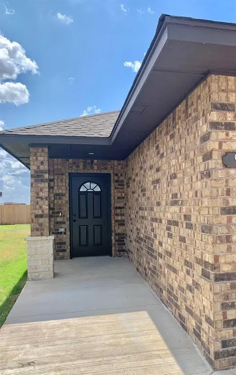 Photo 2 — 1837 Cypress Lane, El Reno, OK 73036