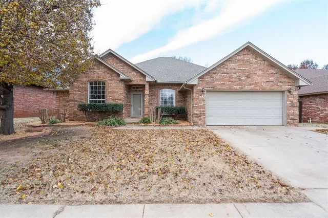 Front exterior — 15613 Summit Parke Drive, Edmond, OK 73013
