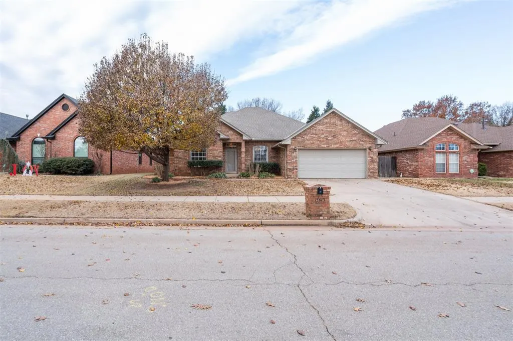 Photo 2 — 15613 Summit Parke Drive, Edmond, OK 73013