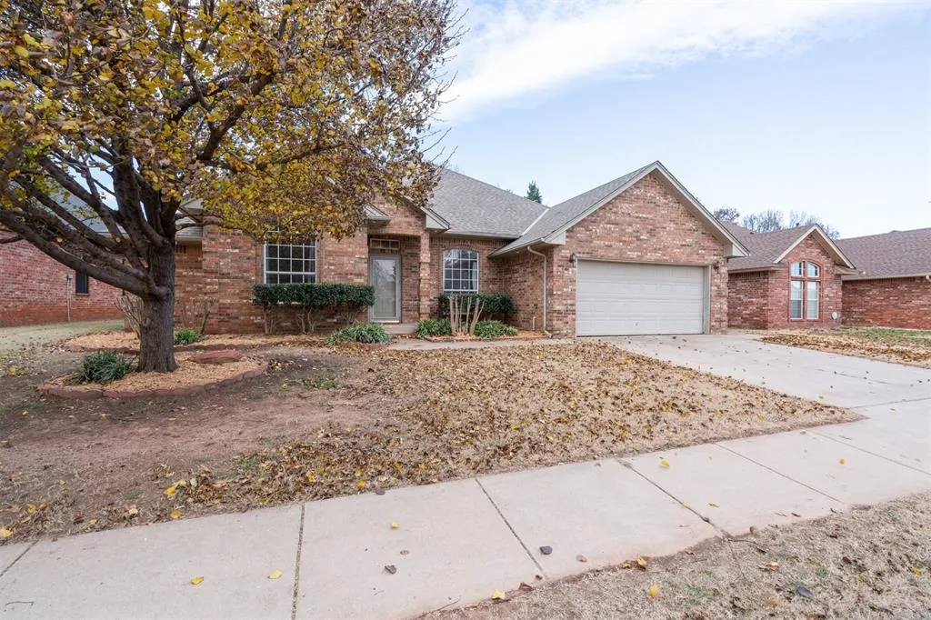 Photo 4 — 15613 Summit Parke Drive, Edmond, OK 73013