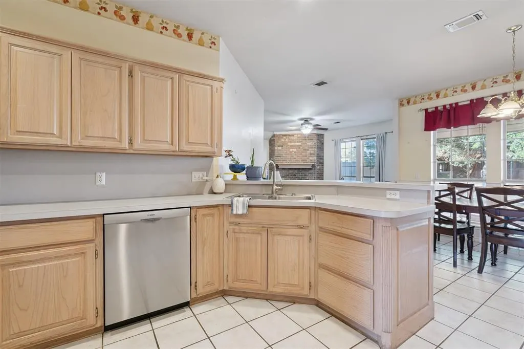 Photo 15 — 15613 Summit Parke Drive, Edmond, OK 73013