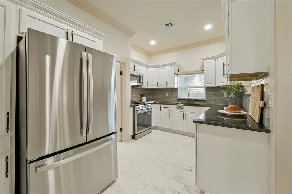 Photo 14 — 2431 W Eubanks Street, Oklahoma City, OK 73112