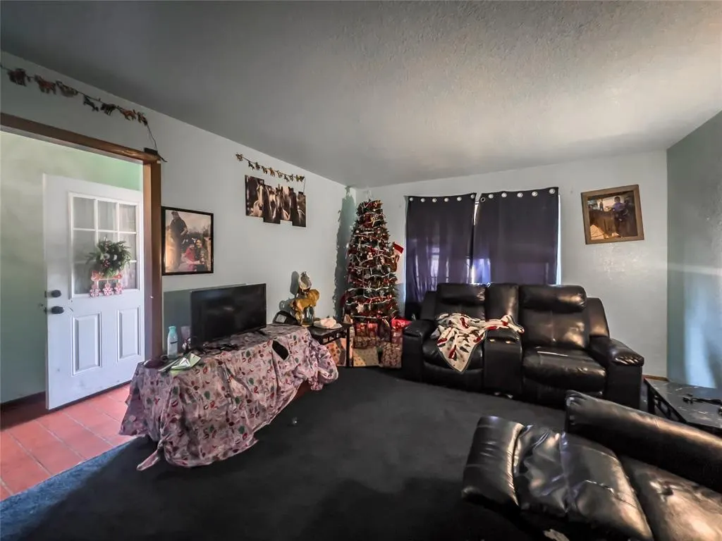 Photo 4 — 1904 N Donald Avenue, Oklahoma City, OK 73127