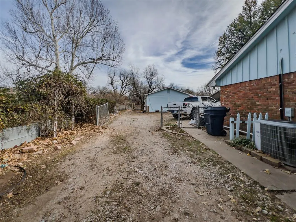 Photo 9 — 1904 N Donald Avenue, Oklahoma City, OK 73127