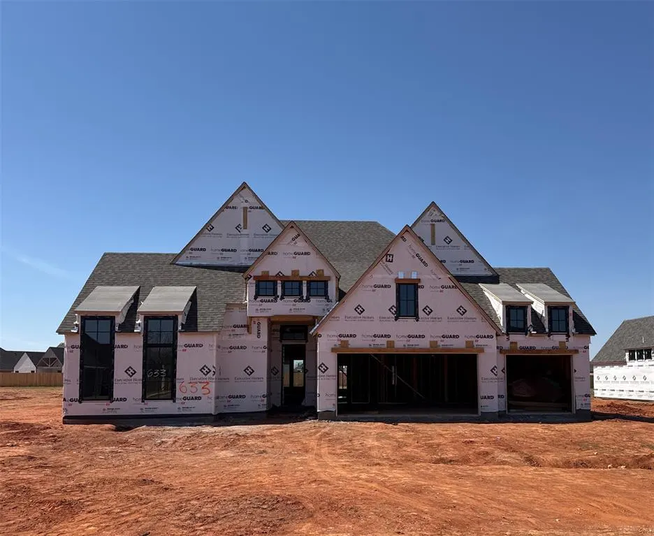 Front exterior — 633 Venetian Avenue, Piedmont, OK 73078