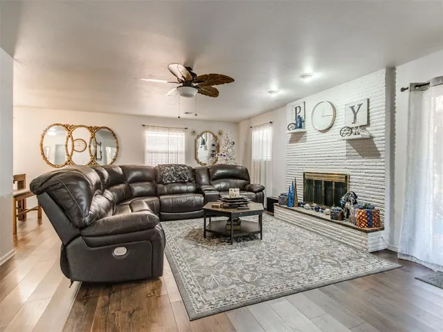 Photo 4 — 11012 Greystone Avenue, The Village, OK 73120