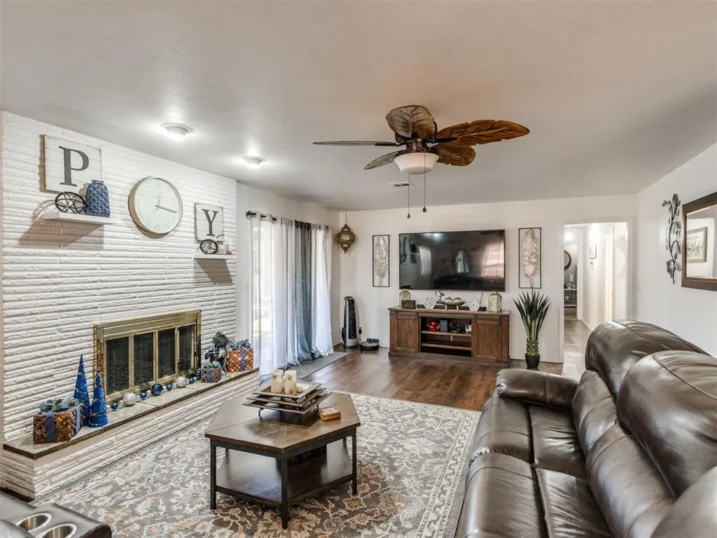 Photo 7 — 11012 Greystone Avenue, The Village, OK 73120