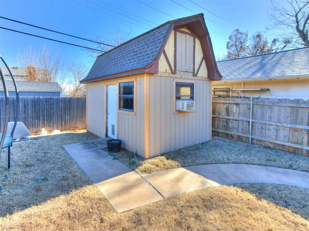 Photo 13 — 11012 Greystone Avenue, The Village, OK 73120