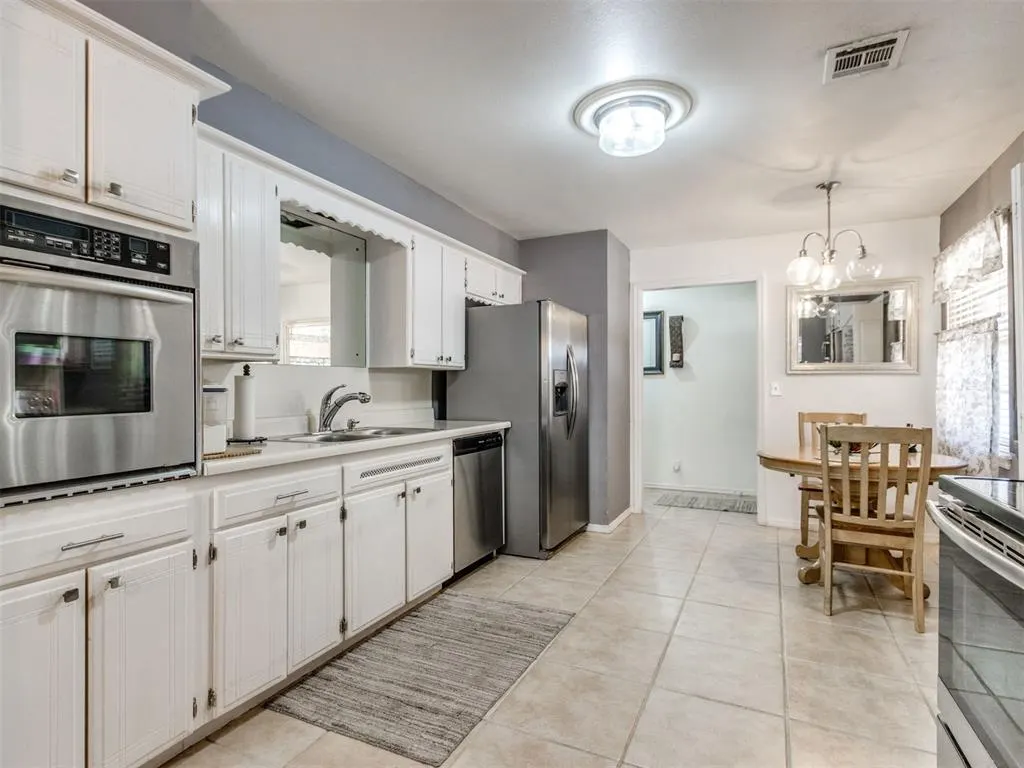 Photo 43 — 11012 Greystone Avenue, The Village, OK 73120