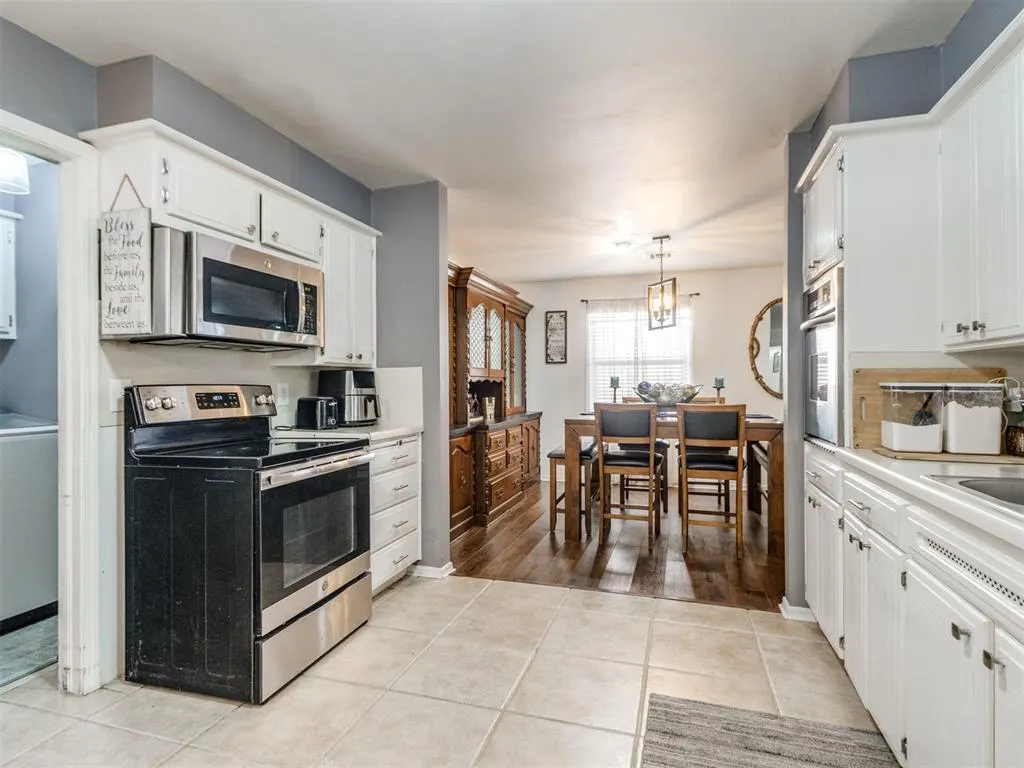 Photo 46 — 11012 Greystone Avenue, The Village, OK 73120