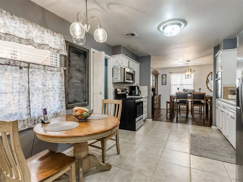 Photo 49 — 11012 Greystone Avenue, The Village, OK 73120