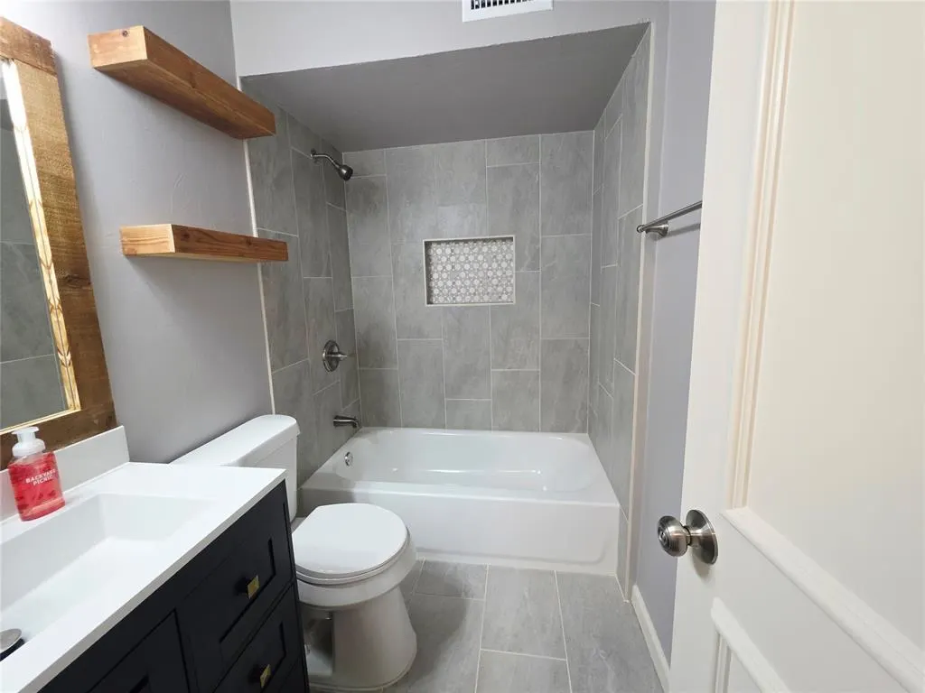 Photo 17 — 2722 N lyons Drives, Oklahoma City, OK 73111