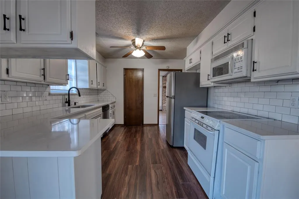 Photo 6 — 2908 N Redmond Court, Oklahoma City, OK 73127