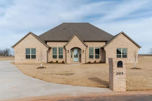 Photo 5 — 2401 Heathery Park, Oklahoma City, OK 73128