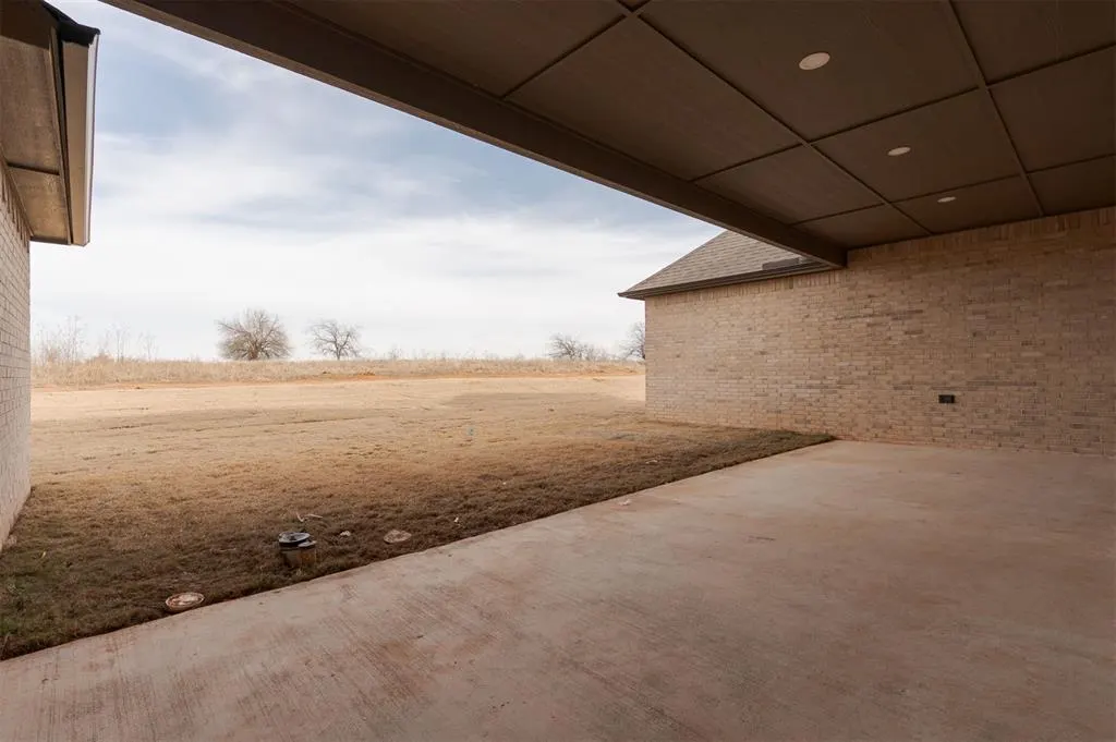 Photo 39 — 2401 Heathery Park, Oklahoma City, OK 73128