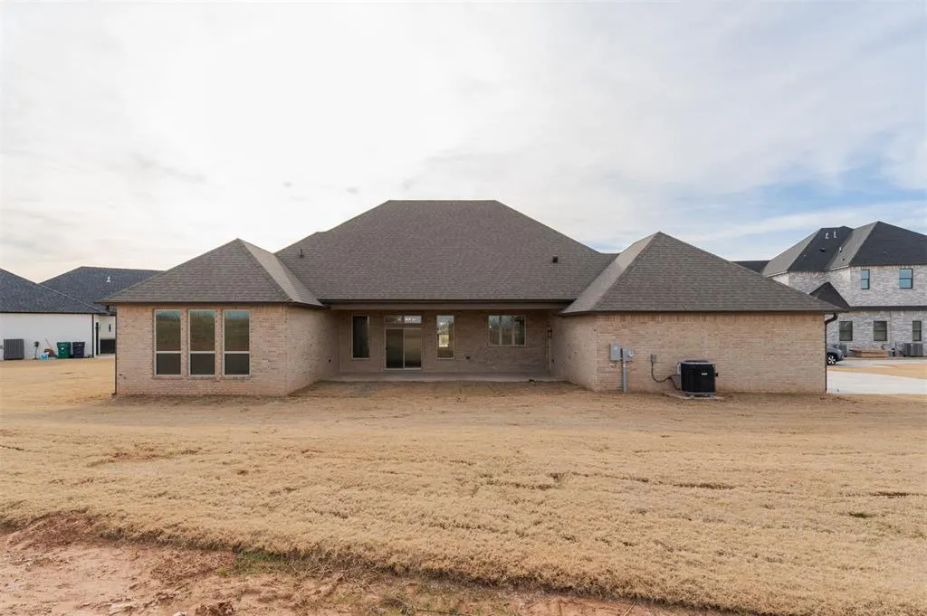 Photo 40 — 2401 Heathery Park, Oklahoma City, OK 73128