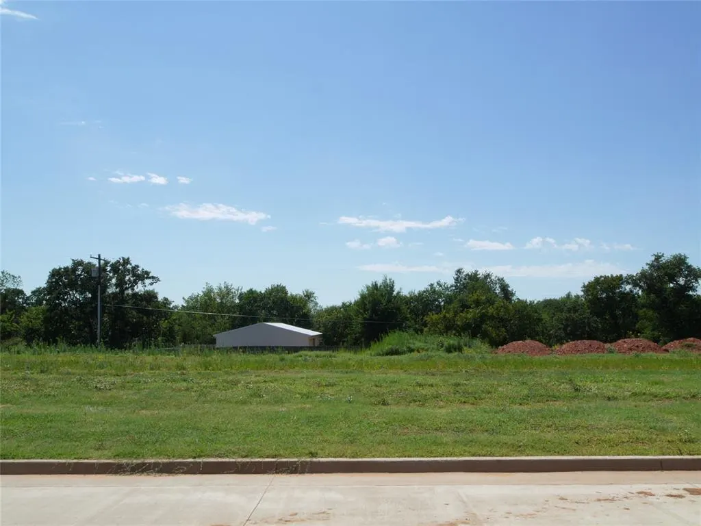 Front exterior — 1601 Cambria Drive, Edmond, OK 73013