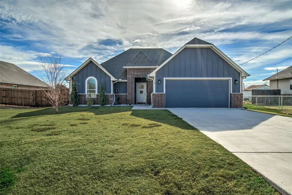 Photo 2 — 1702 E Rogers Street, El Reno, OK 73036
