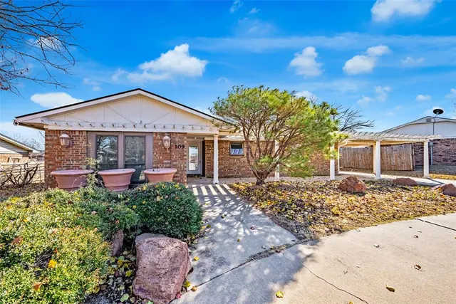 Photo 3 — 109 Sunny Lane, Elgin, OK 73538
