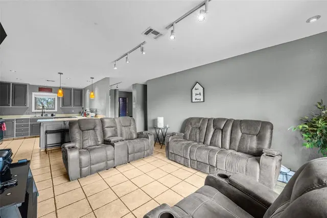 Photo 7 — 109 Sunny Lane, Elgin, OK 73538
