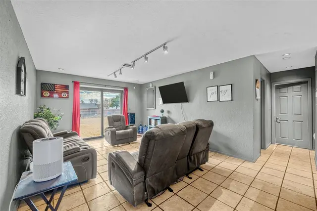 Photo 8 — 109 Sunny Lane, Elgin, OK 73538