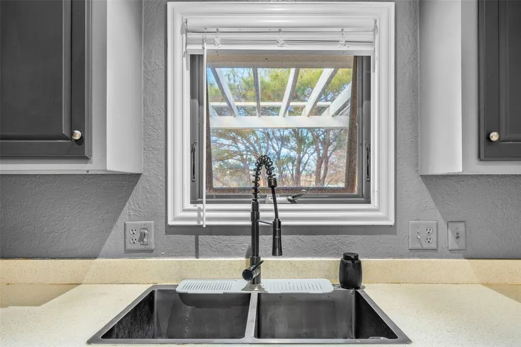 Photo 13 — 109 Sunny Lane, Elgin, OK 73538