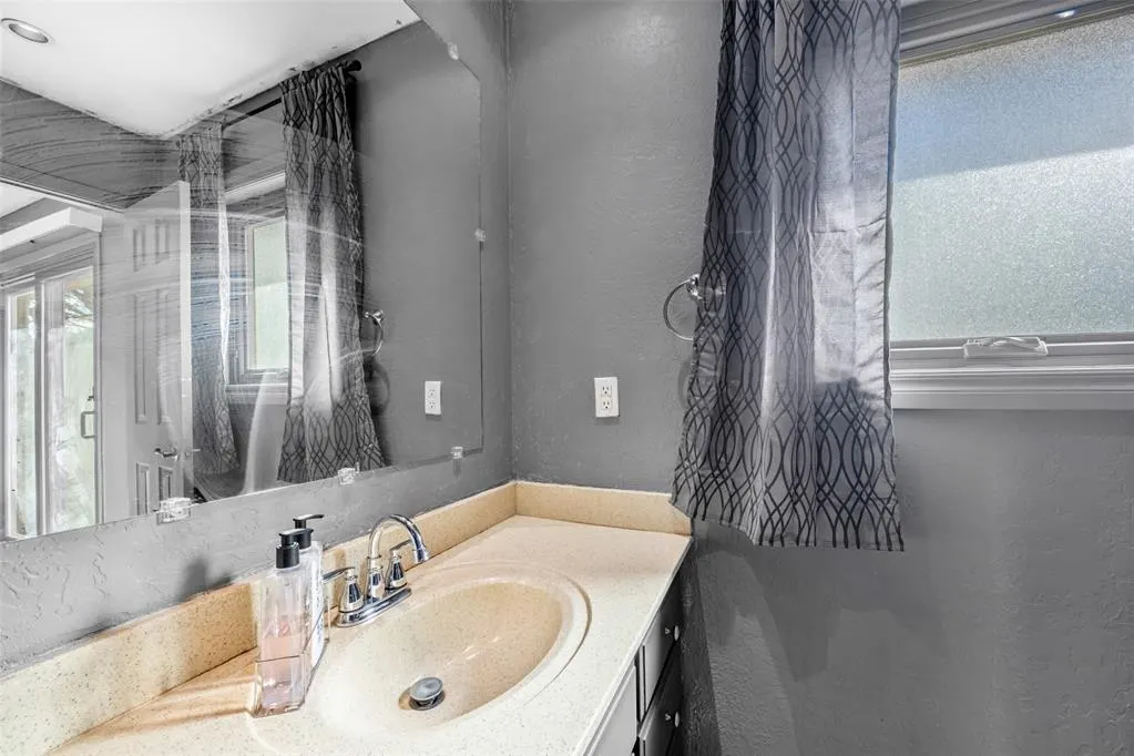 Photo 17 — 109 Sunny Lane, Elgin, OK 73538