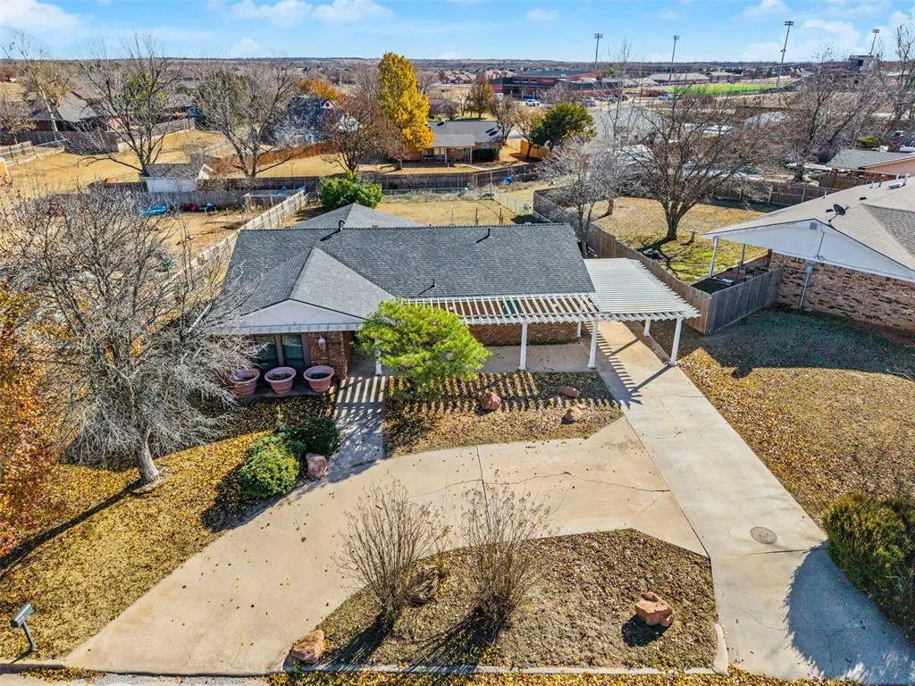 Photo 32 — 109 Sunny Lane, Elgin, OK 73538