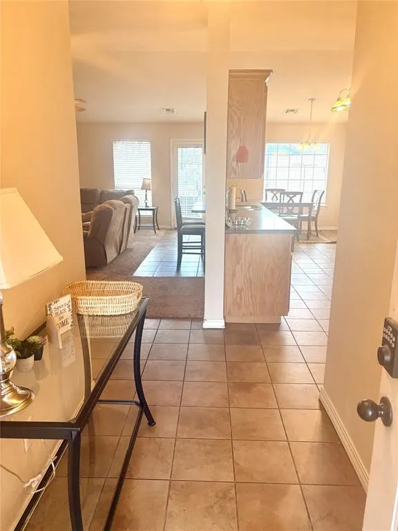Photo 2 — 1601 Sommerset Place, Altus, OK 73521