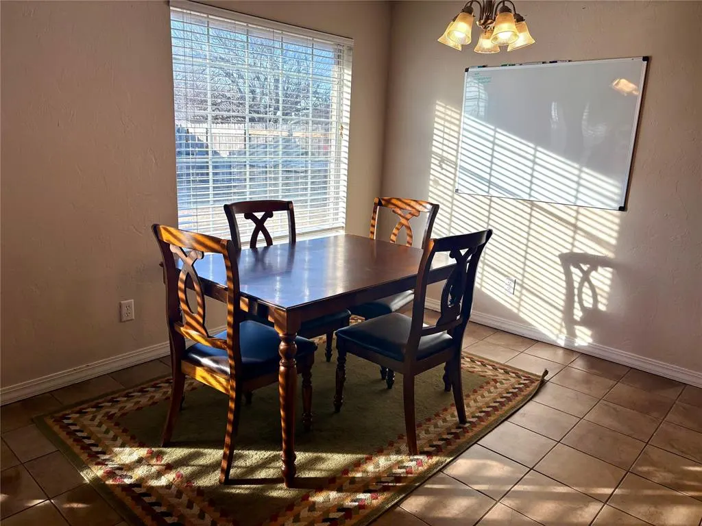 Photo 6 — 1601 Sommerset Place, Altus, OK 73521