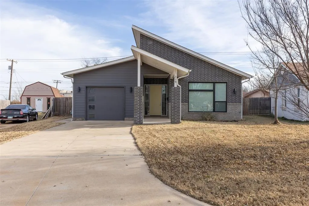 Photo 5 — 518 N Marshall Drive, Midwest City, OK 73110
