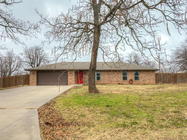 Front exterior — 702 E 6th Street, Chandler, OK 74834