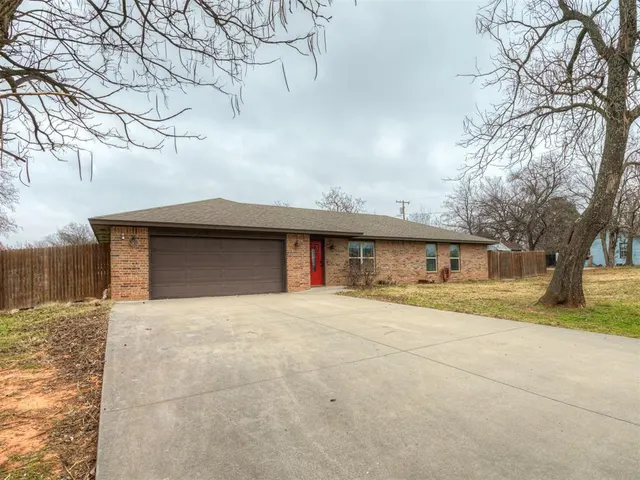 Photo 3 — 702 E 6th Street, Chandler, OK 74834
