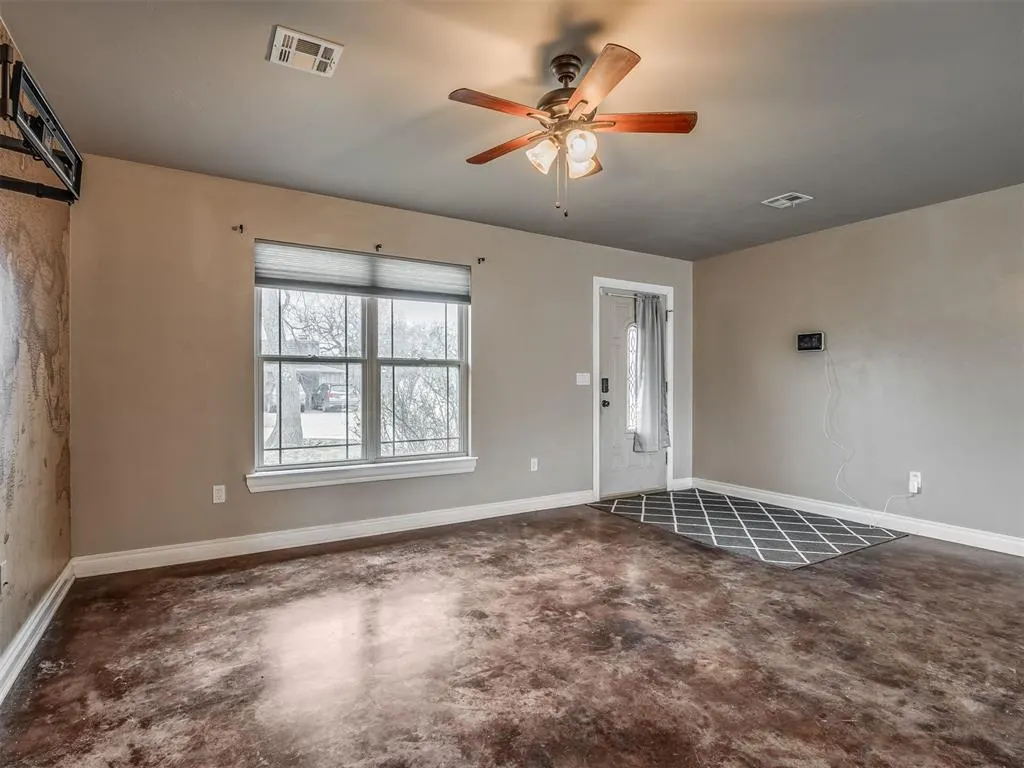 Photo 9 — 702 E 6th Street, Chandler, OK 74834