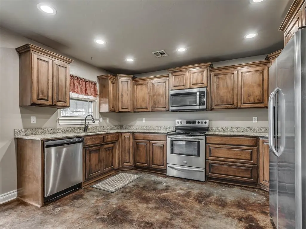 Photo 10 — 702 E 6th Street, Chandler, OK 74834