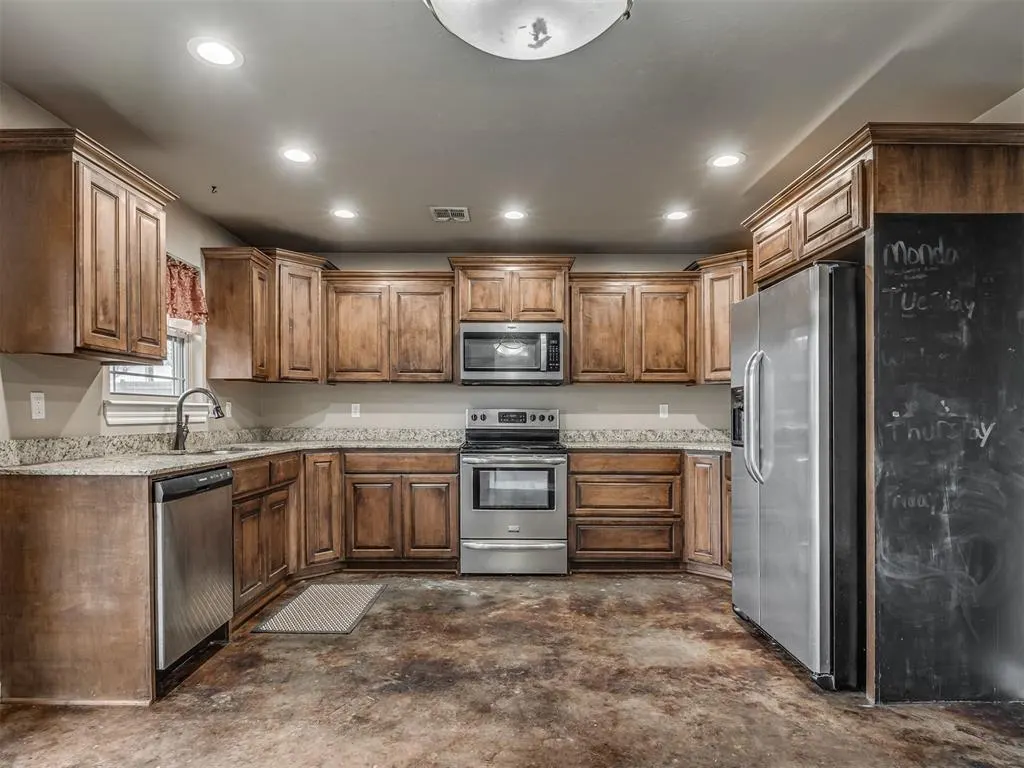 Photo 11 — 702 E 6th Street, Chandler, OK 74834