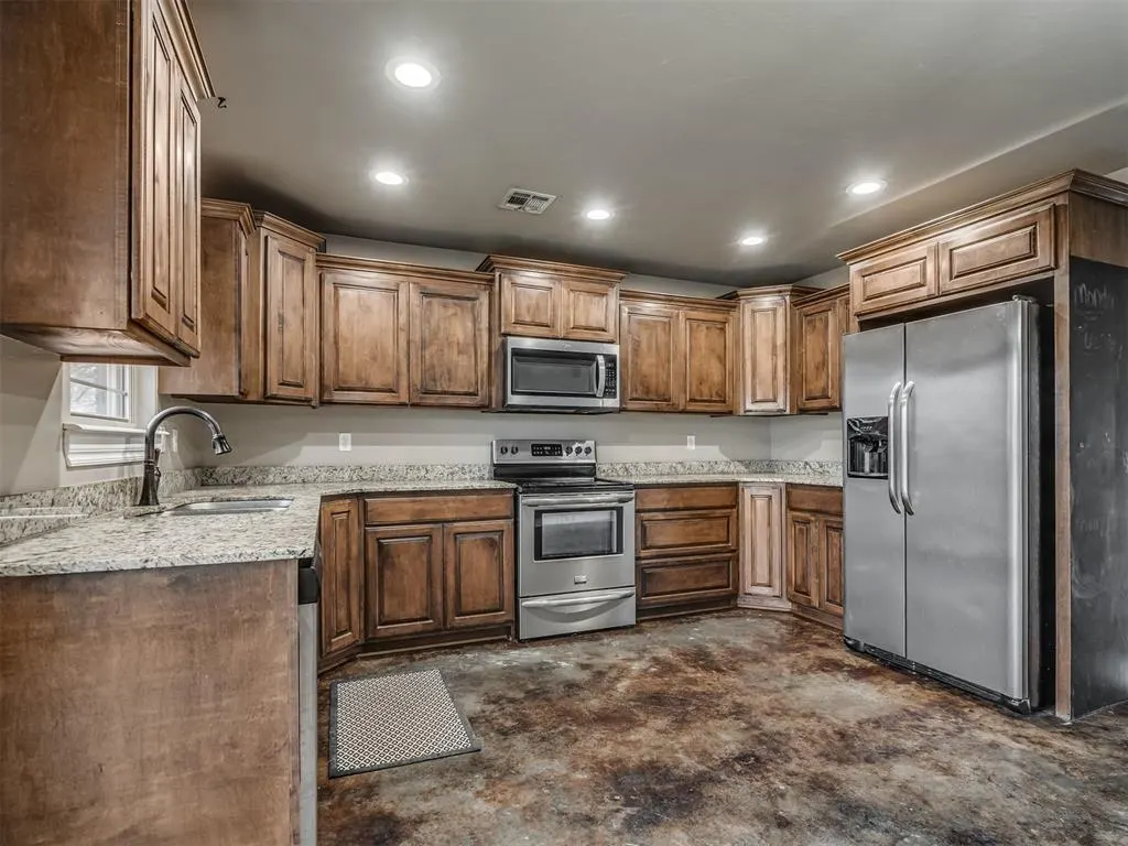 Photo 12 — 702 E 6th Street, Chandler, OK 74834